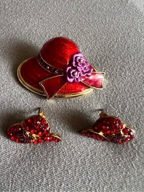 Red Hat Society Vintage Brooch/Pin & Earring Set, pretty rhinestones, excellent